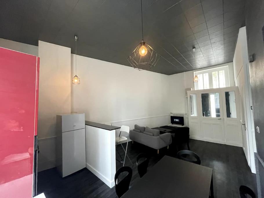 Agreable Maison De Ville Dans La Plus Belle Avenue Orléans Eksteriør billede