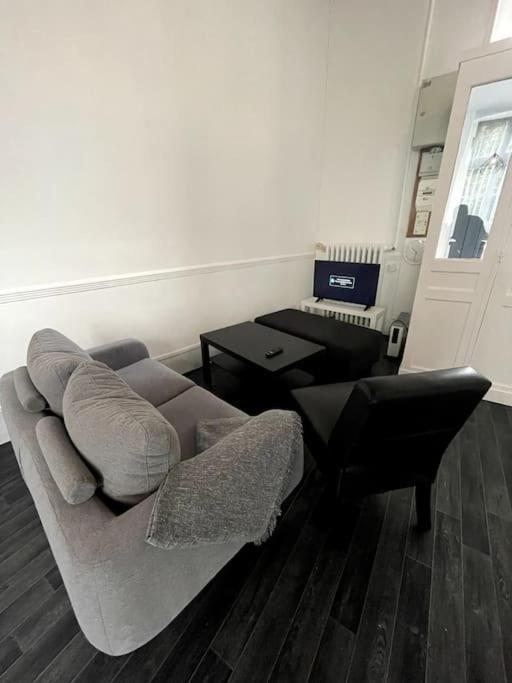 Agreable Maison De Ville Dans La Plus Belle Avenue Orléans Eksteriør billede