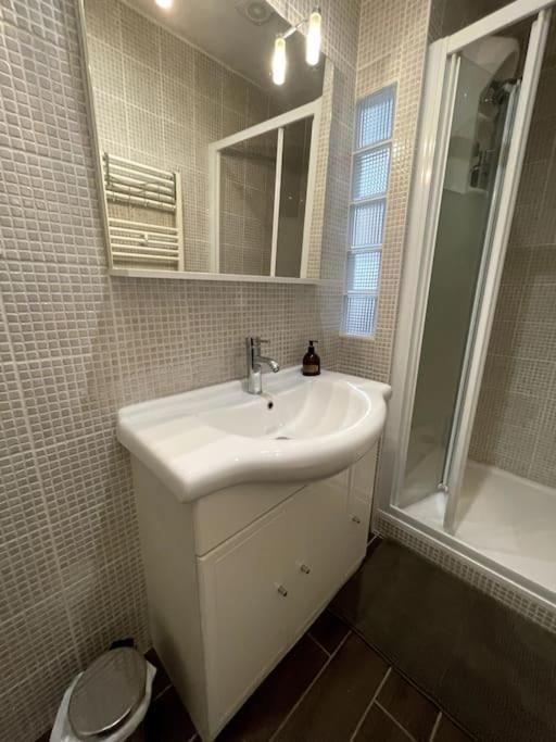 Agreable Maison De Ville Dans La Plus Belle Avenue Orléans Eksteriør billede