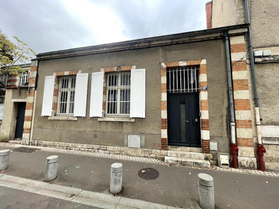 Agreable Maison De Ville Dans La Plus Belle Avenue Orléans Eksteriør billede
